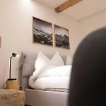 Apartment New Premium With Efireplace, Pool & Sauna *