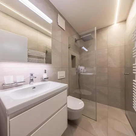 New Premium With Efireplace, Pool & Sauna * St. Moritz